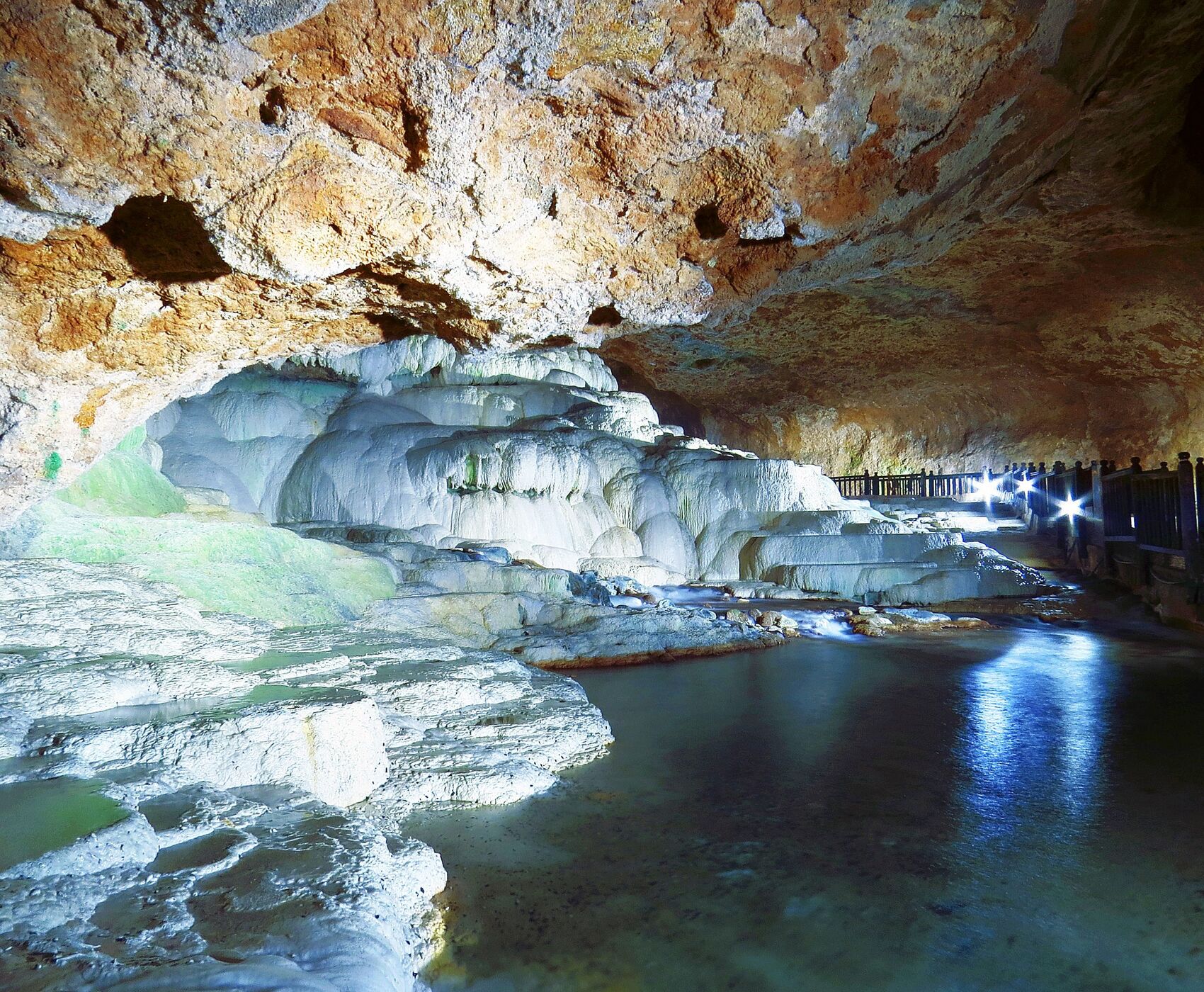 KAKLIK MAĞARASI - PAMUKKALE - LAODİKEİA TURU